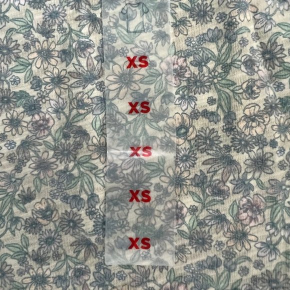 NWT Old Navy Everywear Floral T-Shirt - Size XS - Picture 6 of 8